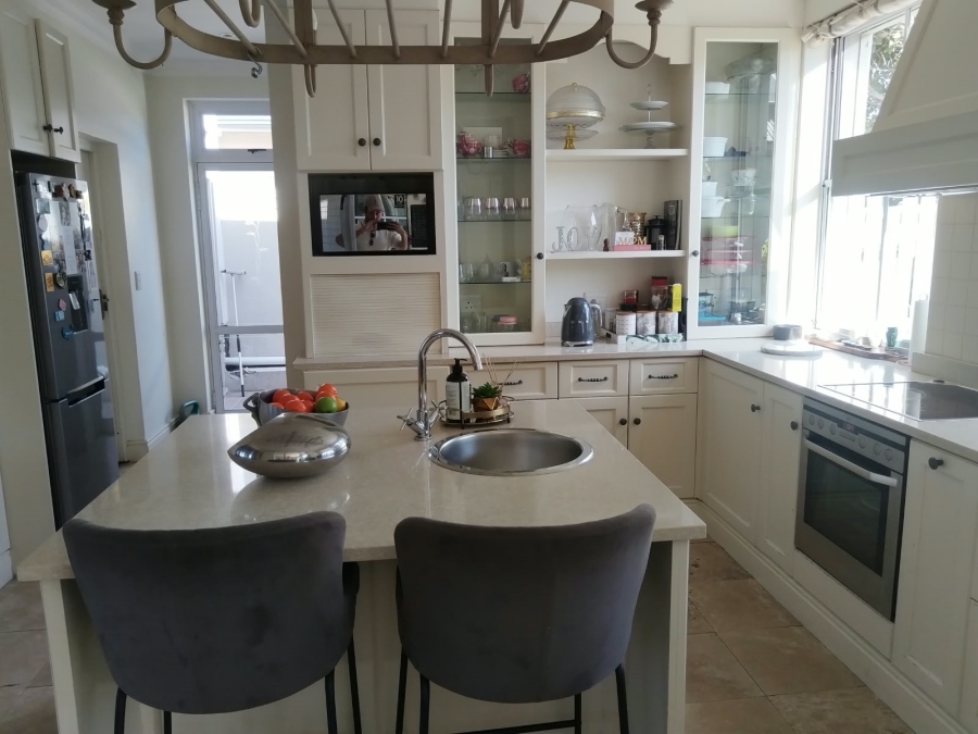 To Let 3 Bedroom Property for Rent in Lake Michelle Western Cape